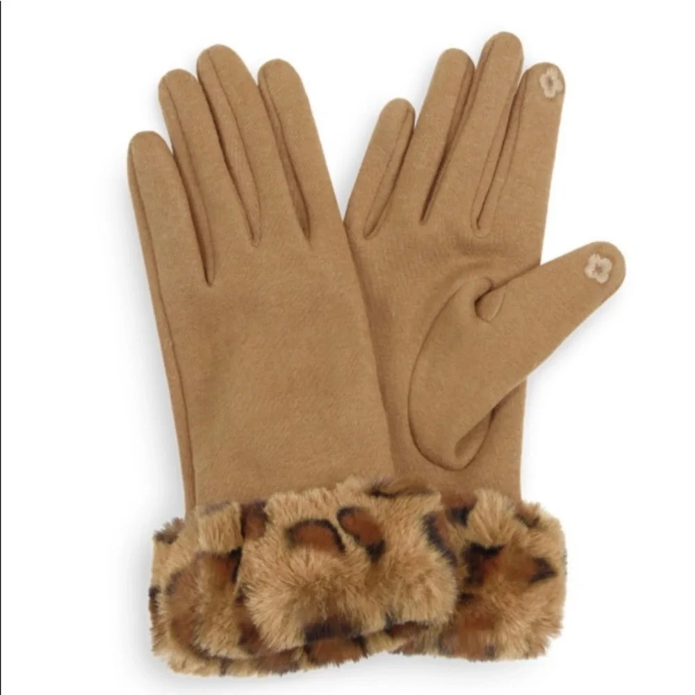 Solid smart touch gloves featuring faux fur leopard print cuff.